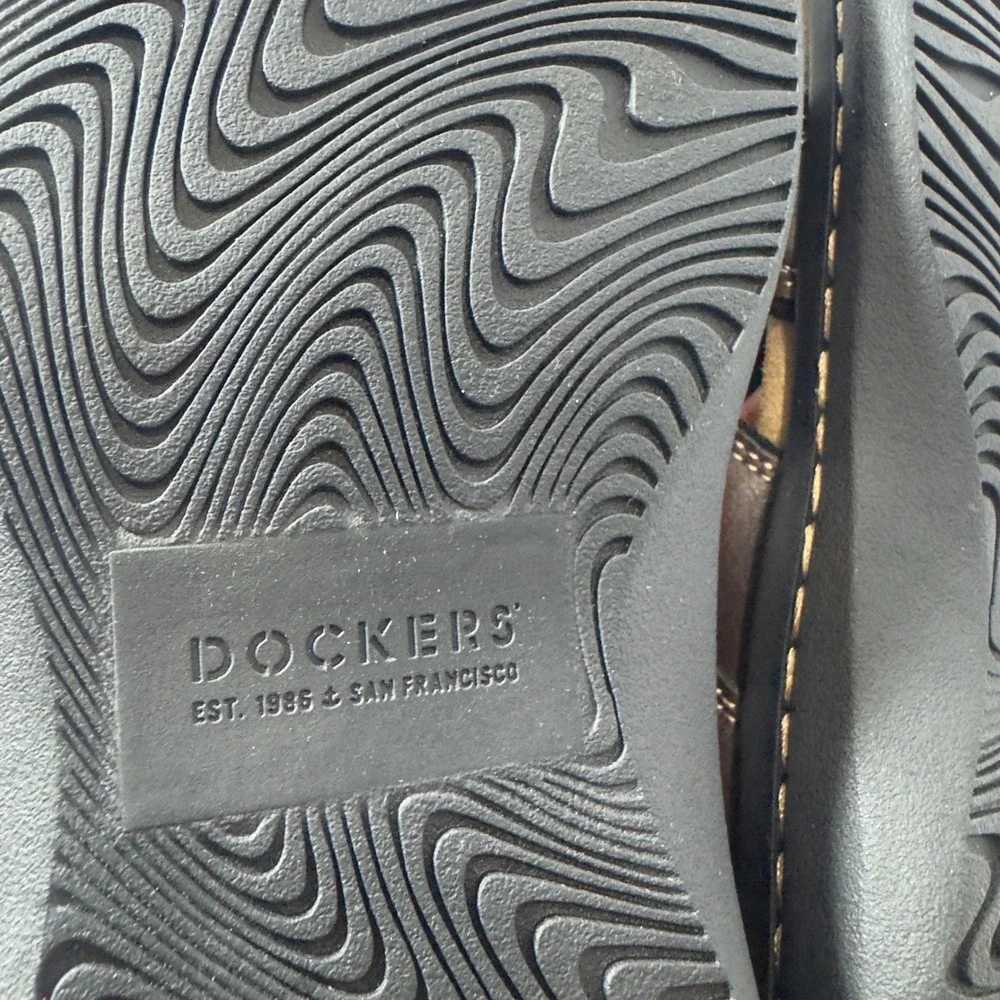 Dockers Mens Fisherman Sandals Brown Adjustable Strap MemoryFoam Comfort Size 8M